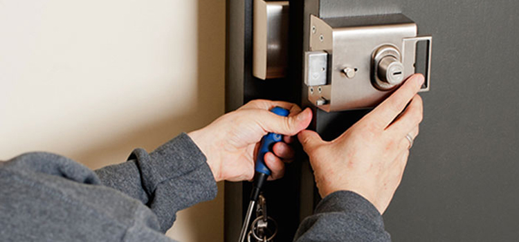 Deadbolt Lock Installation Casa de Oro-Mount Helix